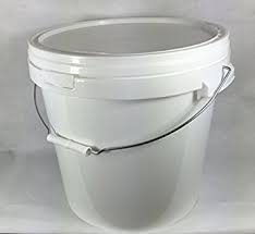 20 L plastic pail with steel handle